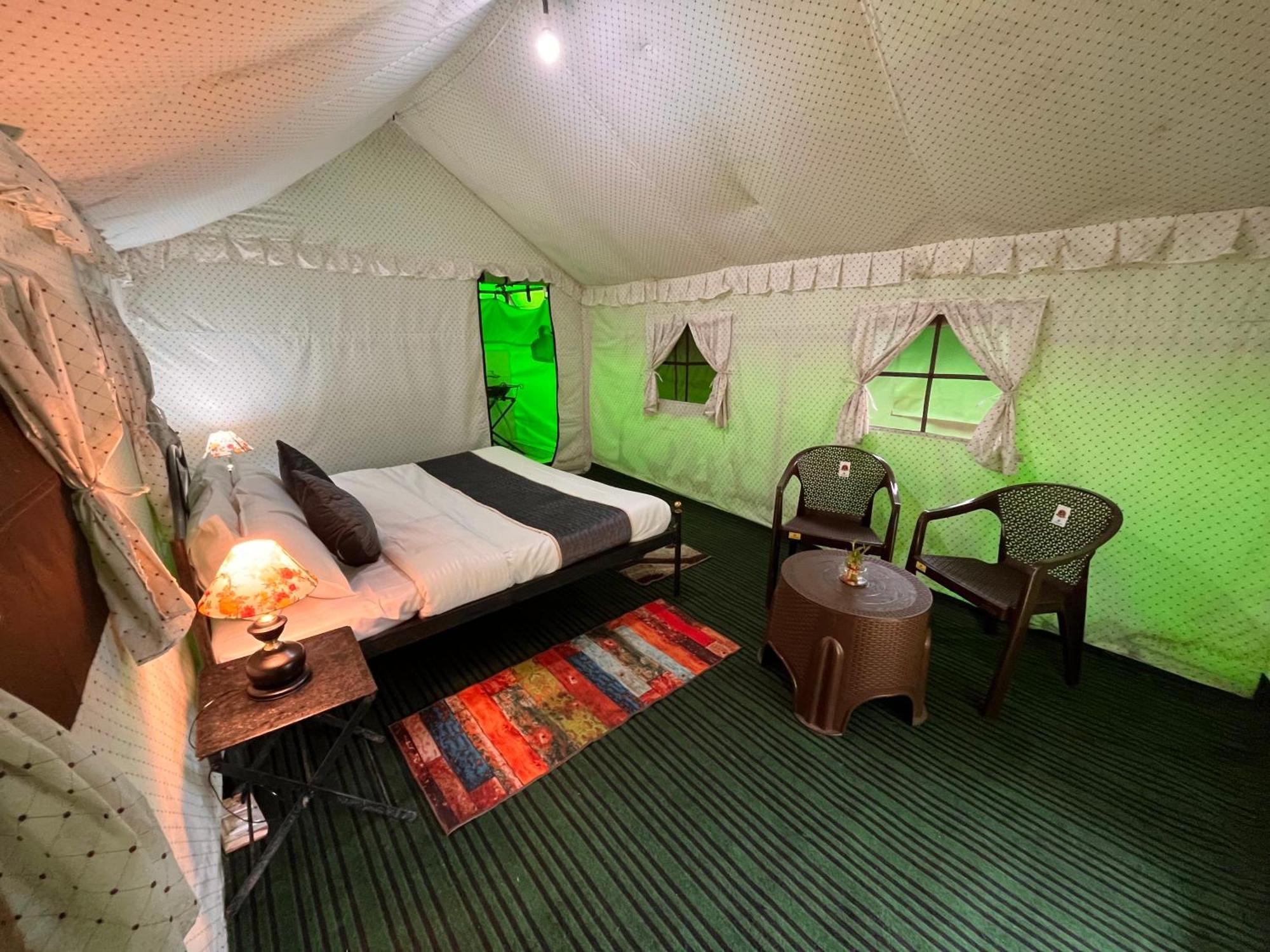 Himalayan Riverside Swiss Cottage Tents, Manali ภายนอก รูปภาพ