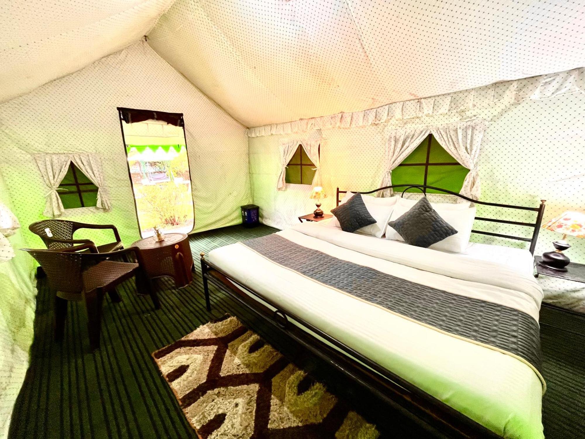 Himalayan Riverside Swiss Cottage Tents, Manali ภายนอก รูปภาพ