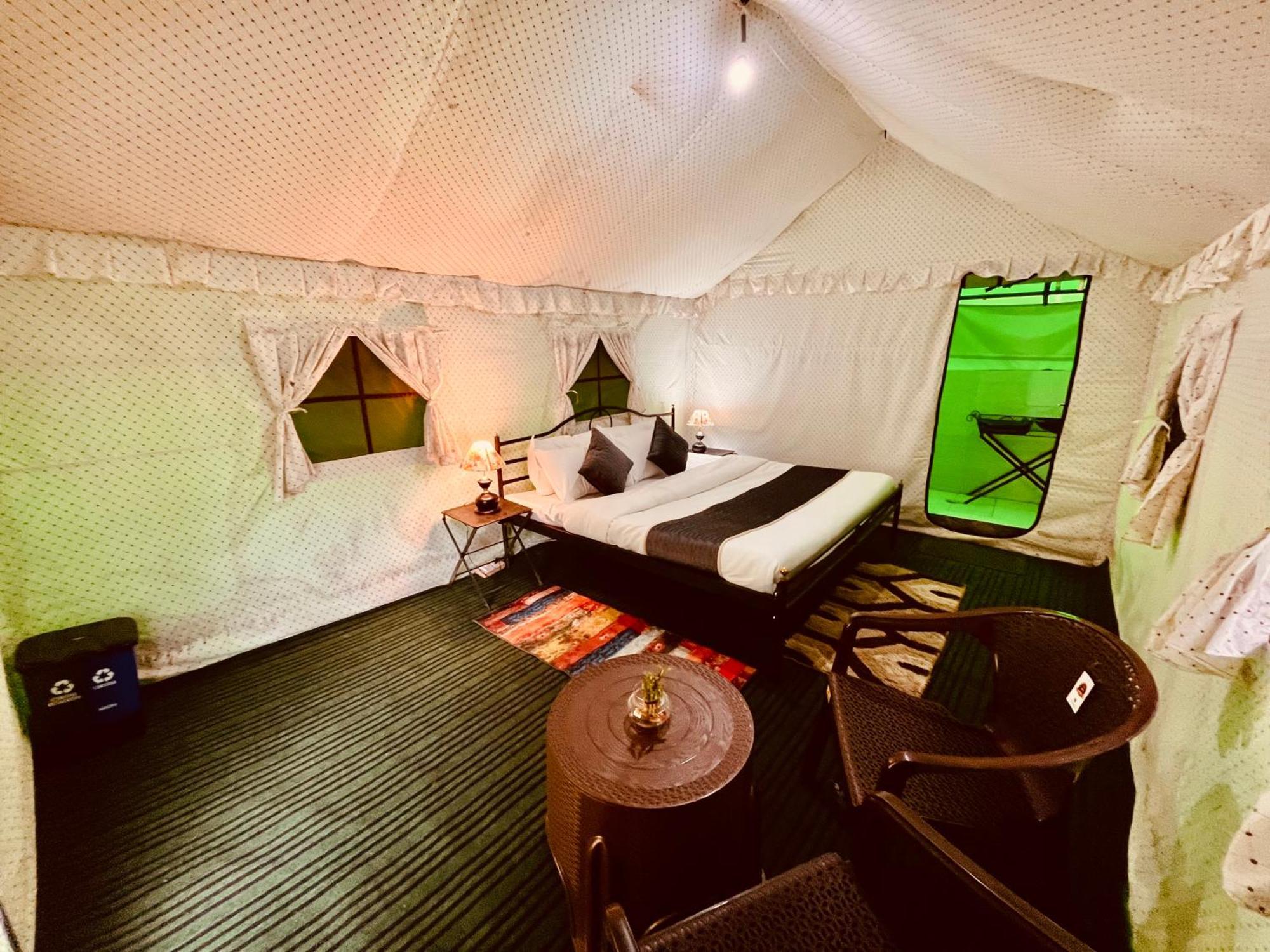 Himalayan Riverside Swiss Cottage Tents, Manali ภายนอก รูปภาพ