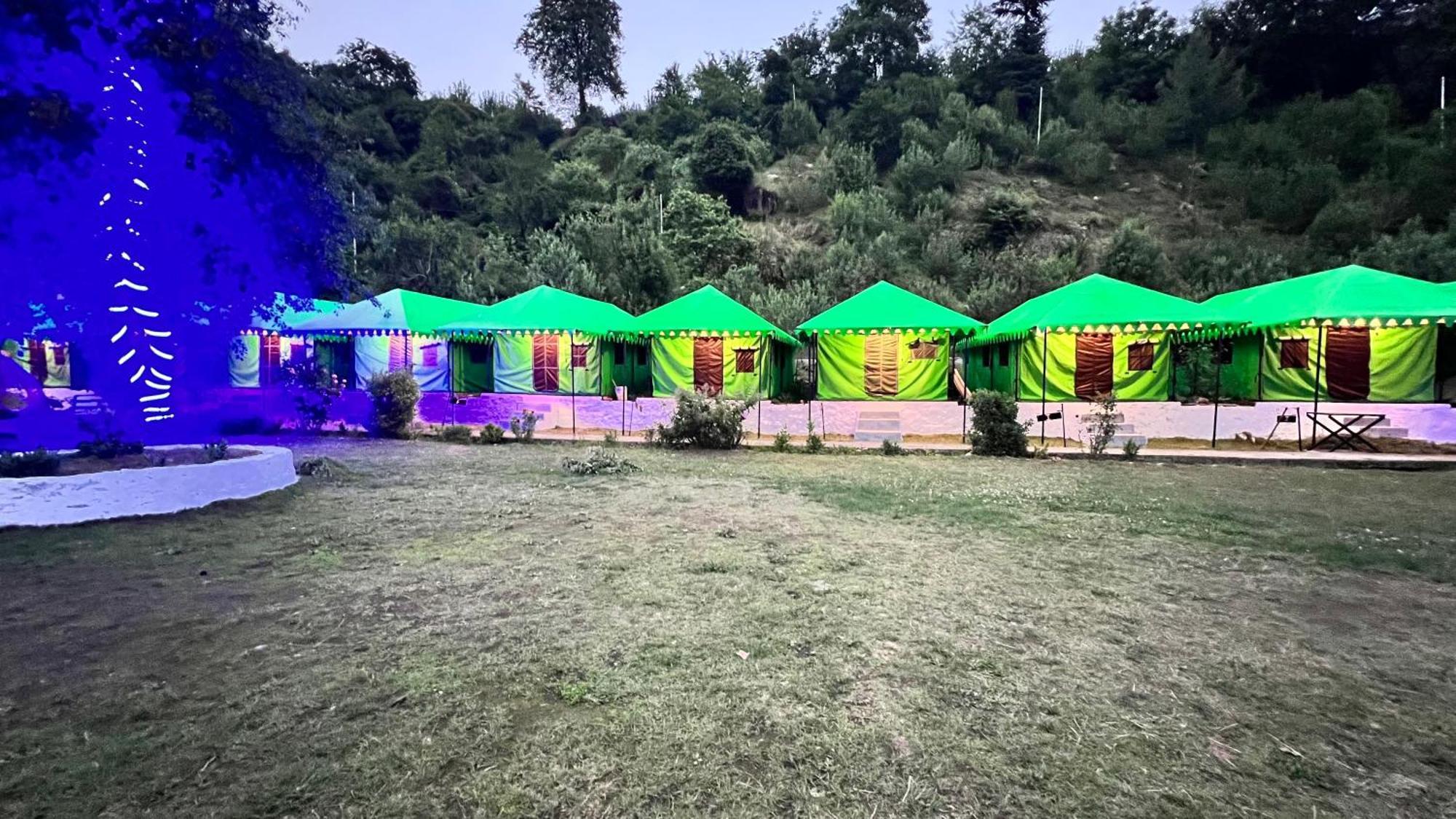 Himalayan Riverside Swiss Cottage Tents, Manali ภายนอก รูปภาพ