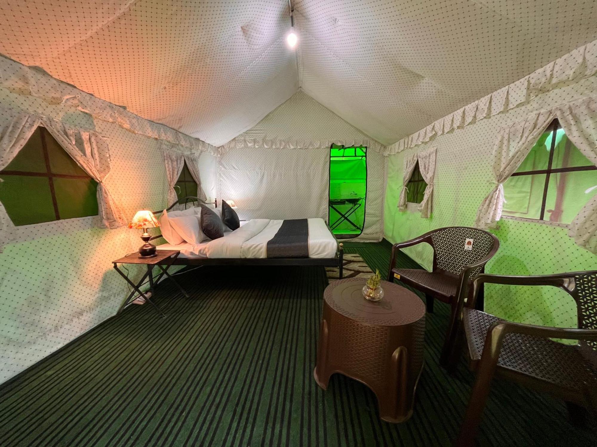 Himalayan Riverside Swiss Cottage Tents, Manali ภายนอก รูปภาพ