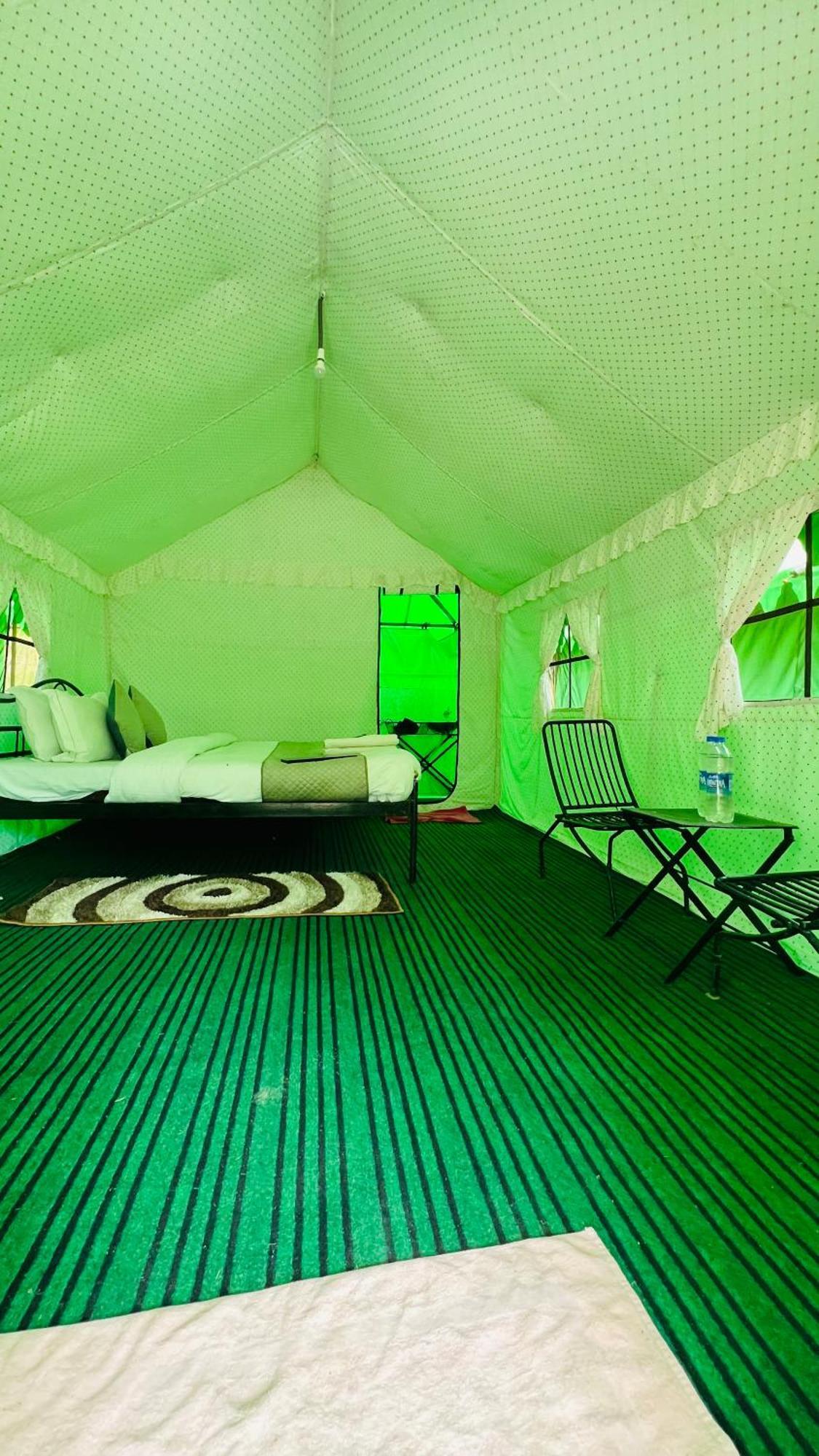Himalayan Riverside Swiss Cottage Tents, Manali ภายนอก รูปภาพ
