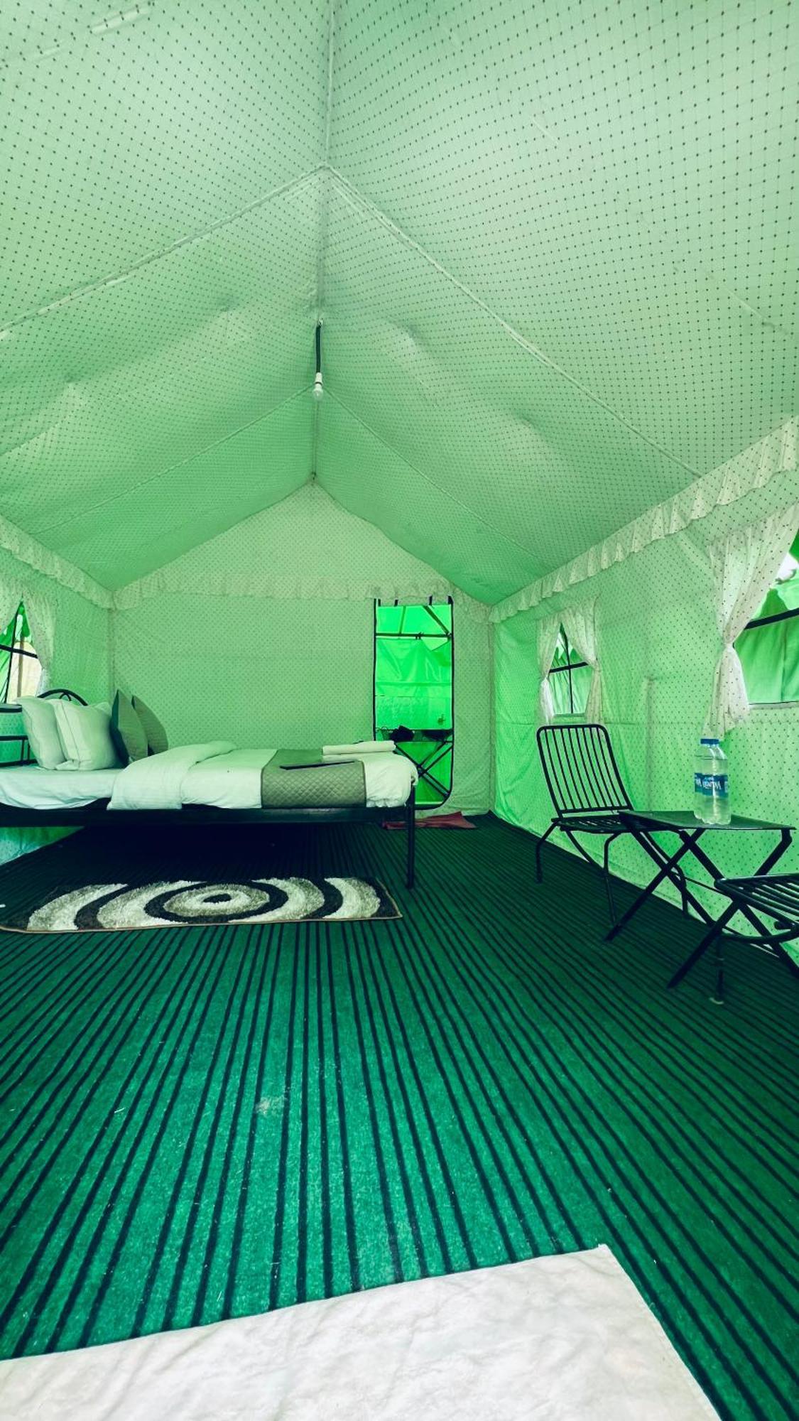 Himalayan Riverside Swiss Cottage Tents, Manali ภายนอก รูปภาพ